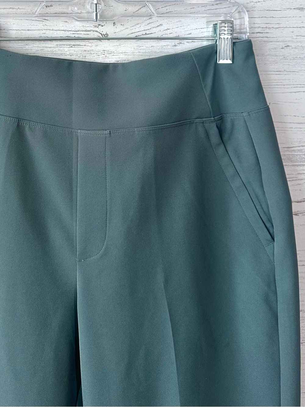 ATHLETA Endless High Rise Pant 6 in Botanical Green Straight Leg - Picture 5 of 11